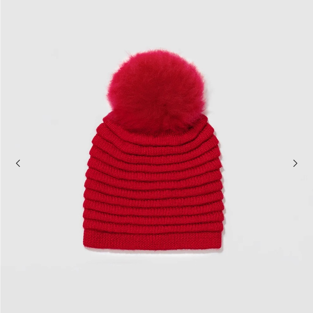 SENTALER Ribbed Hat With Oversized Fur
Pompon